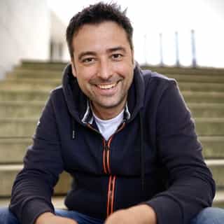 Jan Kitanoff ist stolzer Unterstützer und Mitglied des K.U.S.S. e.V.. Hier erfahren Sie mehr zu seiner Person.